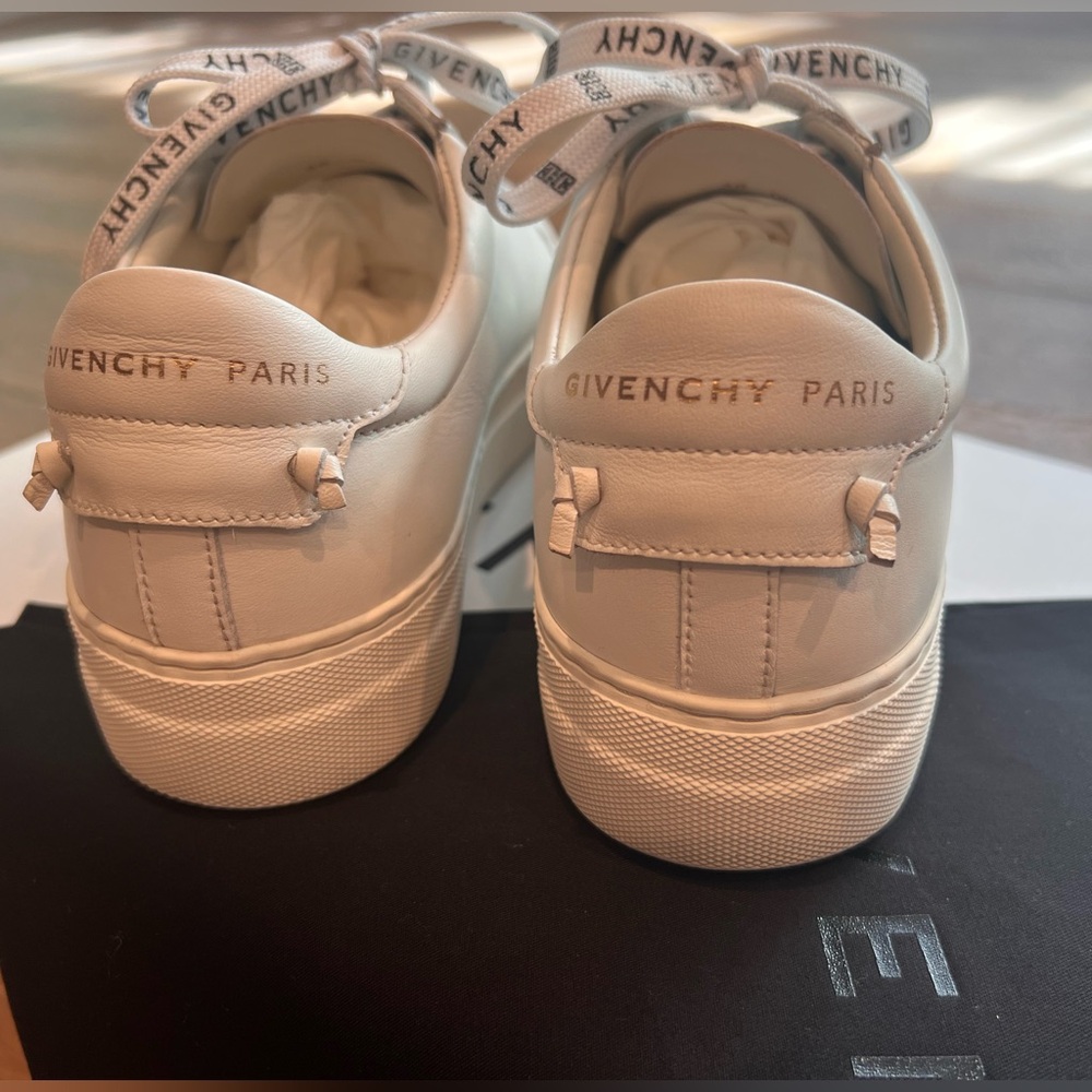 🔹Givenchy Sneakers - Picture 5 of 13